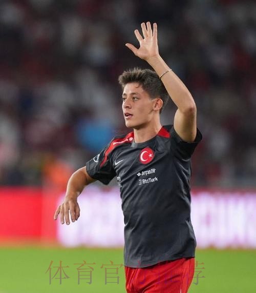 居莱尔本赛季目前9场0球0助 共出战280分钟