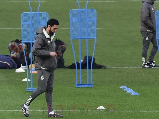 龙赛罗怒喷皇马：签一堆平庸之辈 管理方式业余