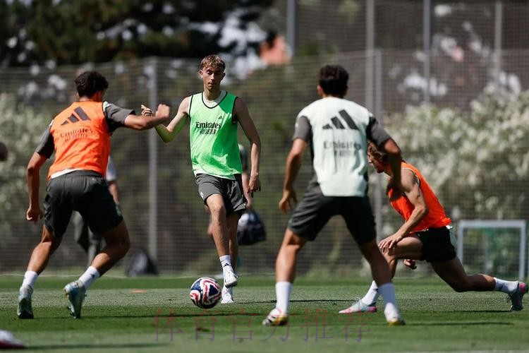 记者:门迪、吕迪格、阿诺德缺席皇马昨日训练 记者:门迪、吕迪格、阿诺德缺席皇马昨日训练